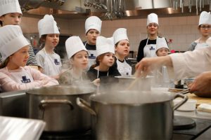 enfants-participant-activites-culinaire-ITHQ